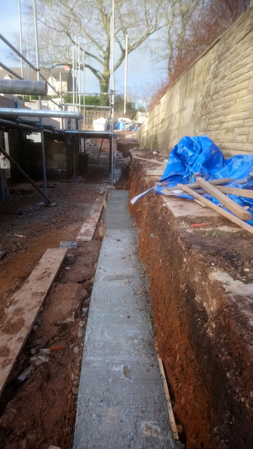 lay foundations for dwarf wall